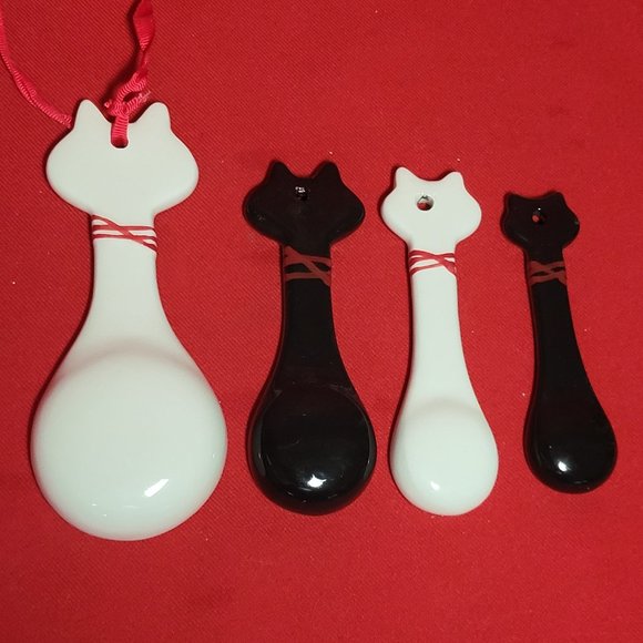 Cat Shaped Ceramic Measuring Spoons Figural Set of 4 Black White Cat Lover Gift - Picture 8 of 11